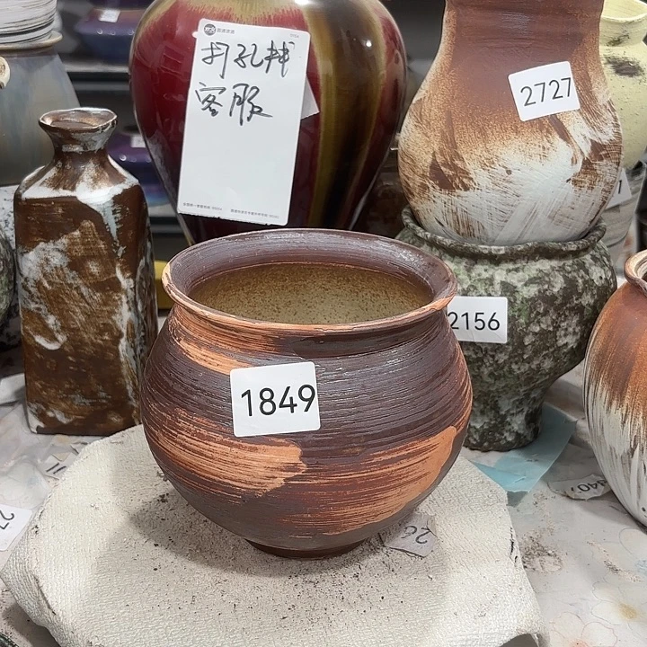 摆件高15，口12，有孔1849