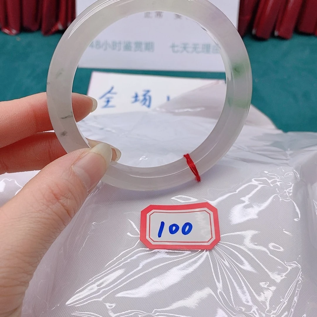 翡翠手镯未镶嵌明*100100100