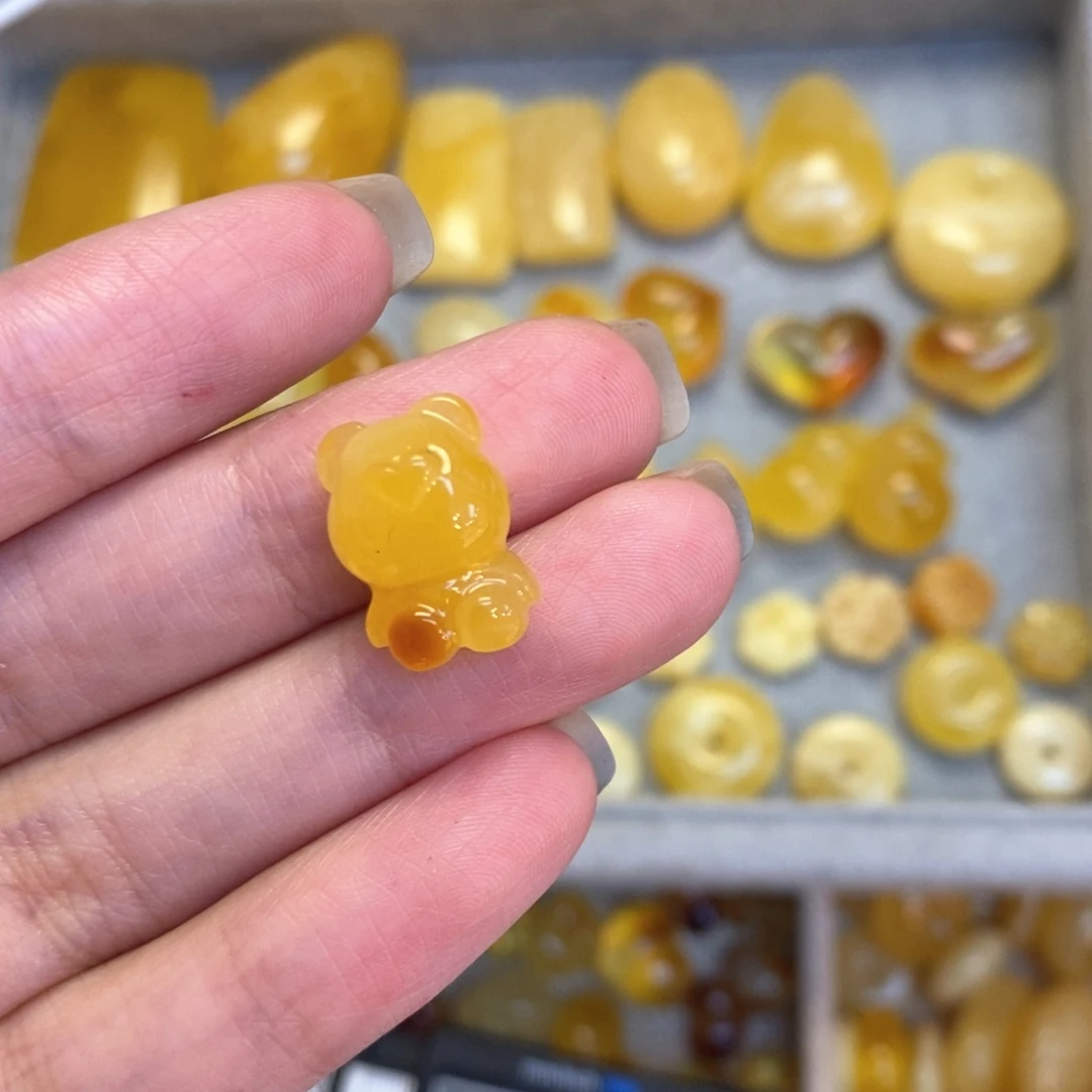 蜜蜡颈饰未镶嵌小熊