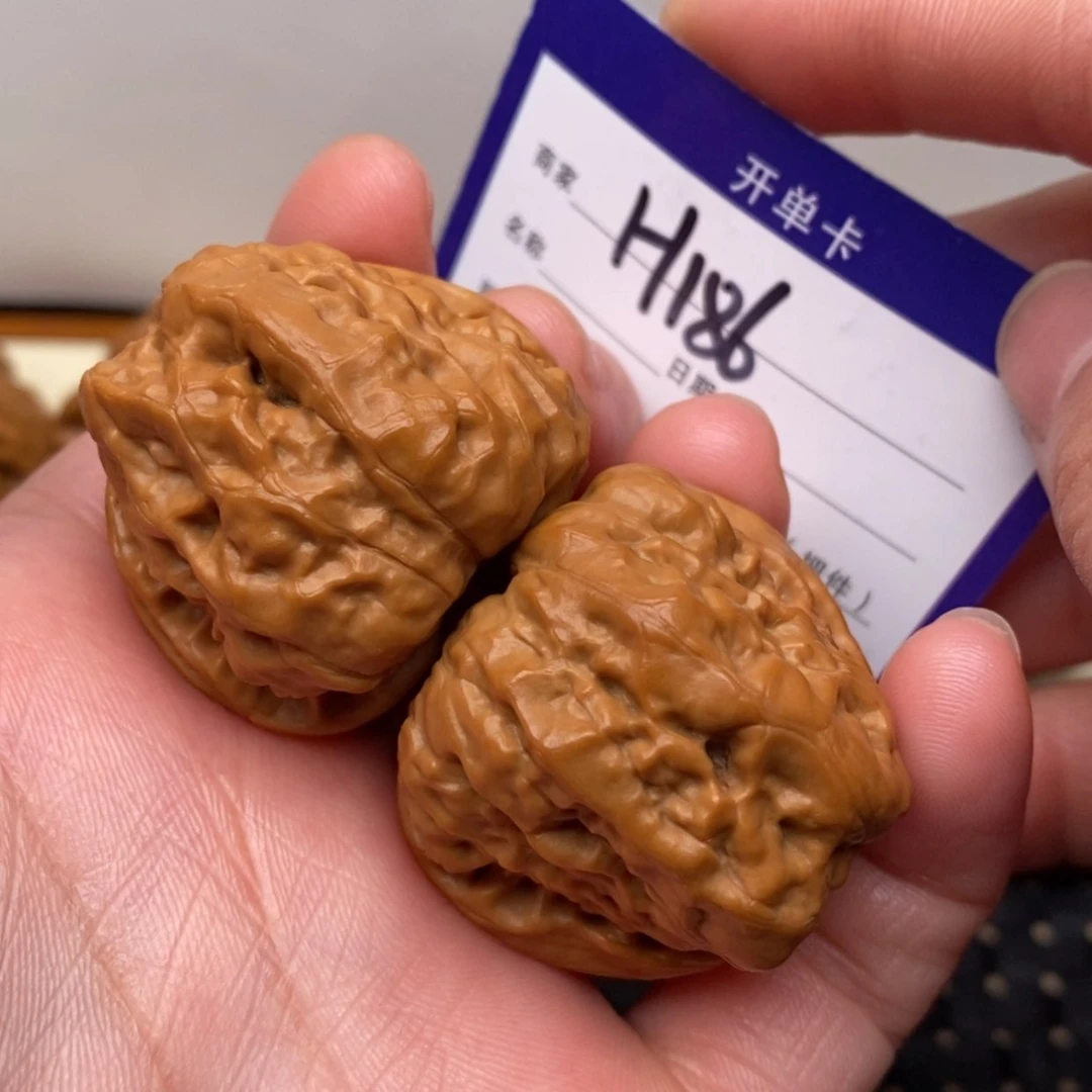 【闪购商品】文玩核桃把件边35左右