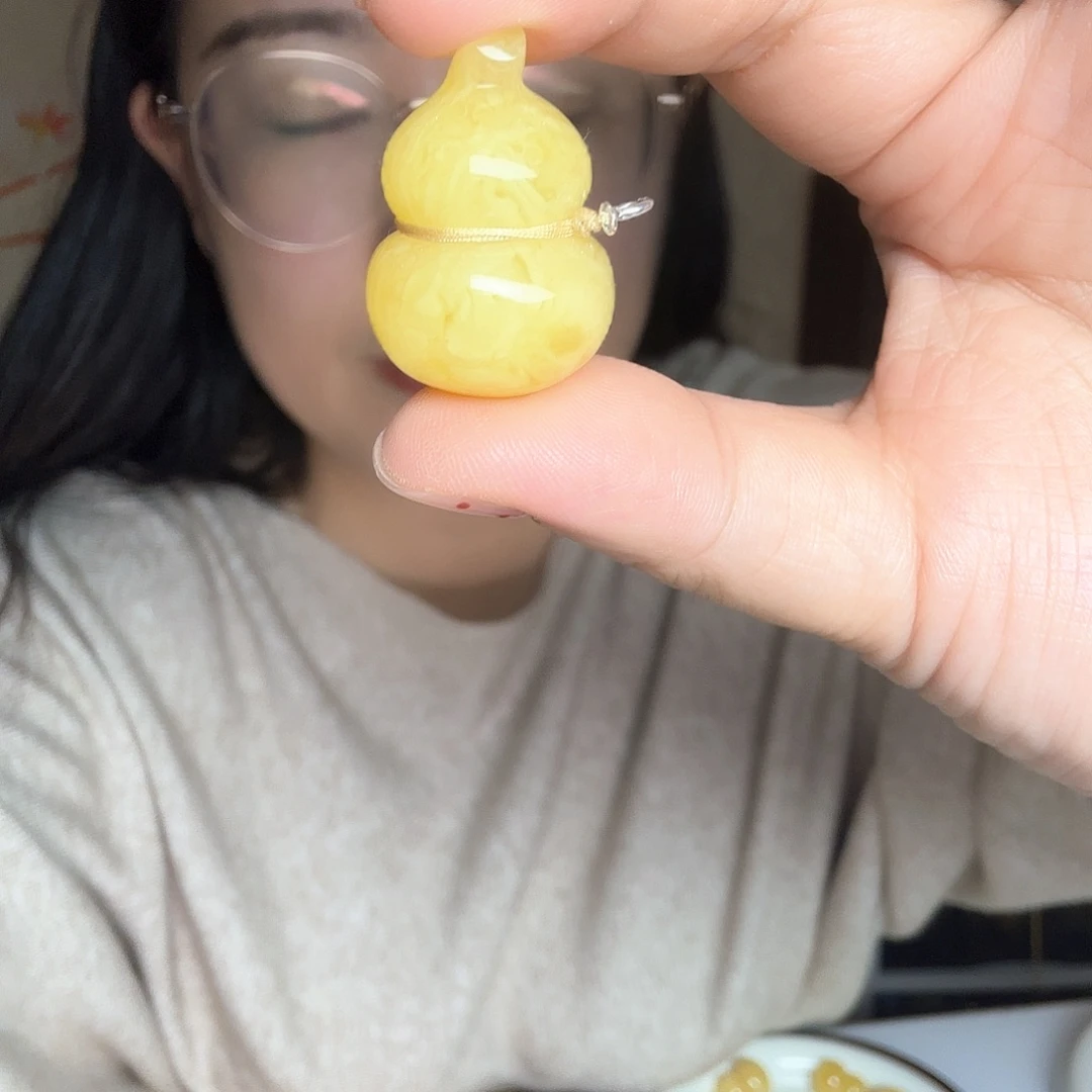 .***吊坠猴头核桃葫芦