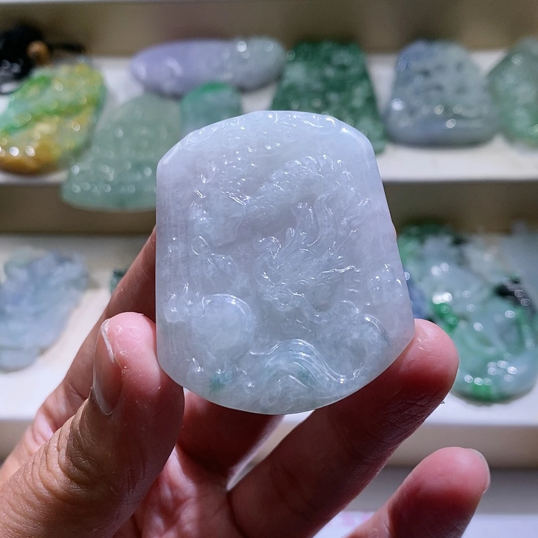 【闪购商品】翡翠颈饰未镶嵌龙牌