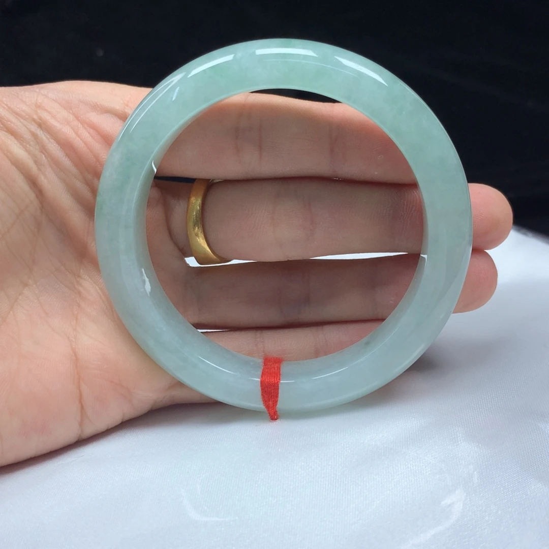 翡翠未镶嵌手镯（圆镯）56.6