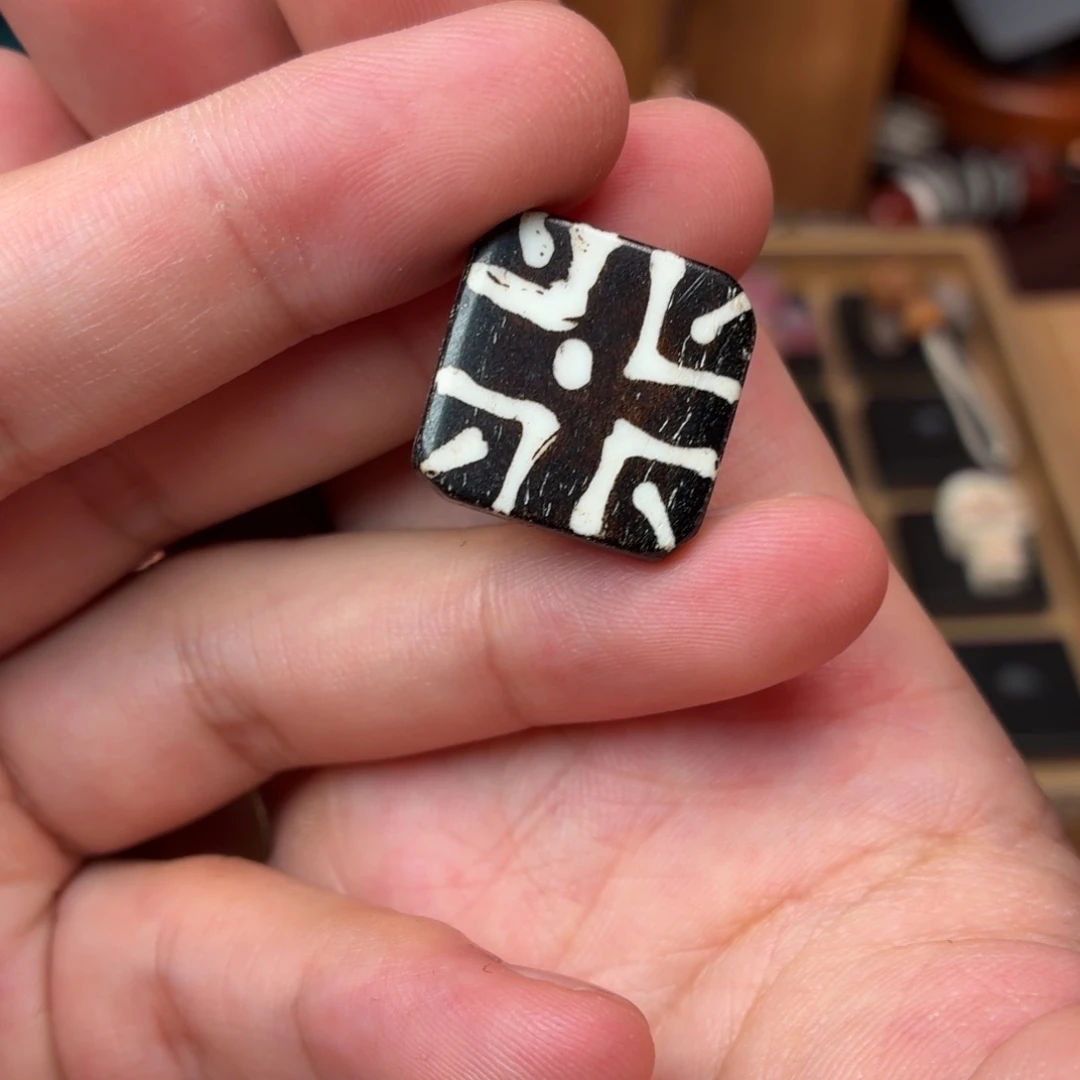 玛瑙/玉髓未镶嵌配饰黑白十字背云