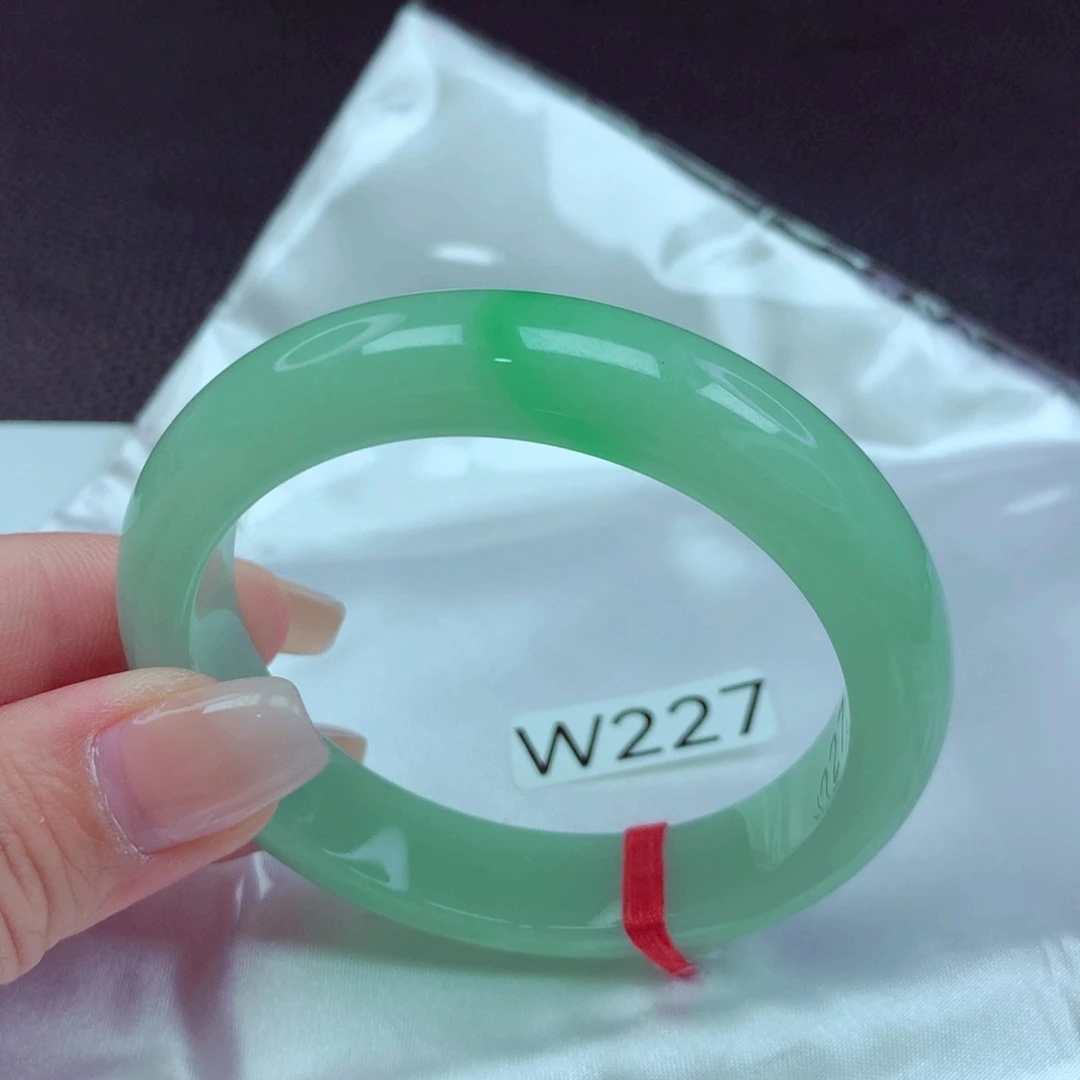 翡翠手镯未镶嵌手镯88