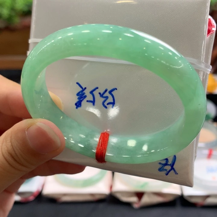 翡翠手镯未镶嵌6号