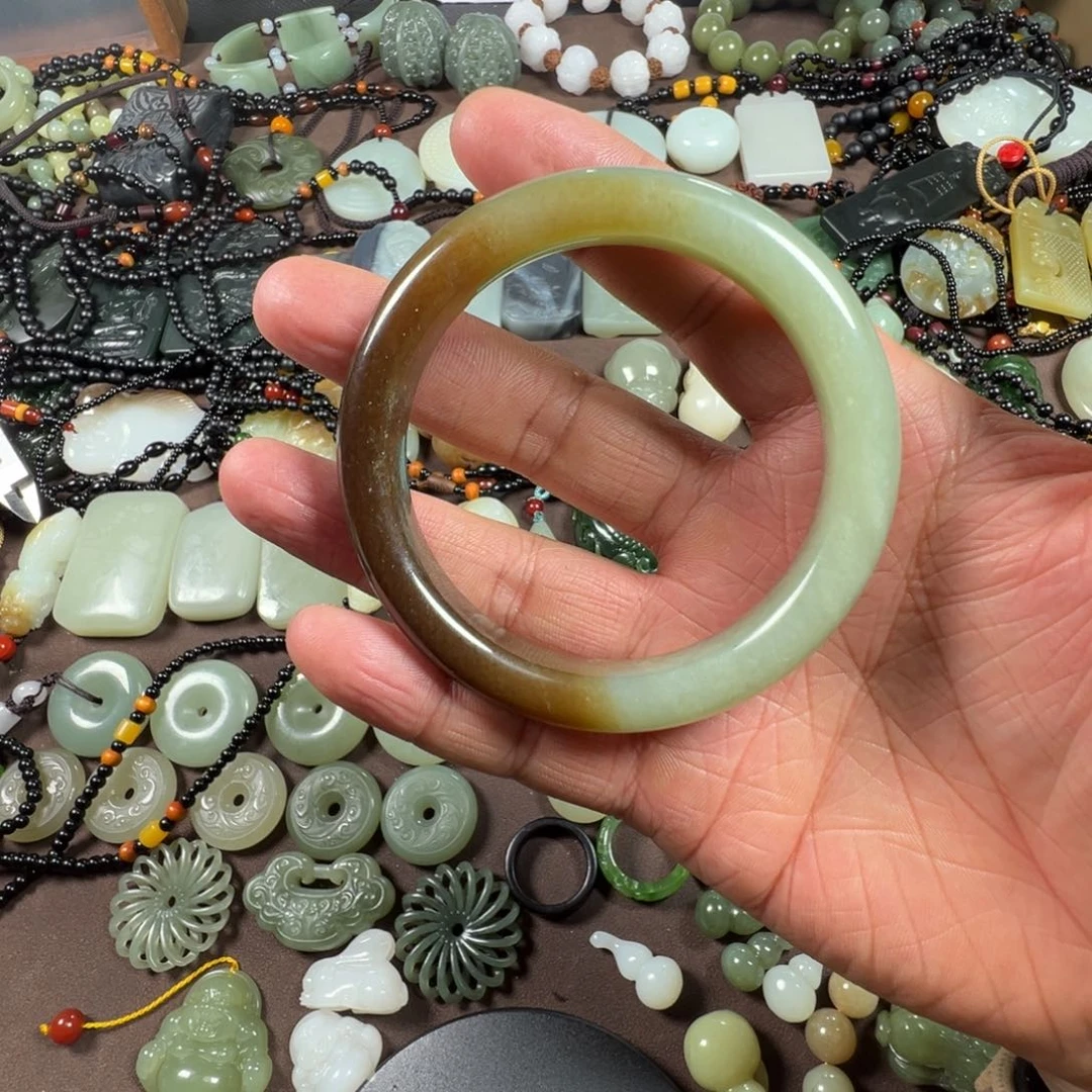 和田玉（糖玉）颈饰未镶嵌