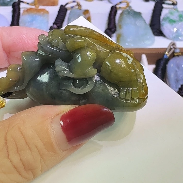 颈饰未镶嵌翡翠A货