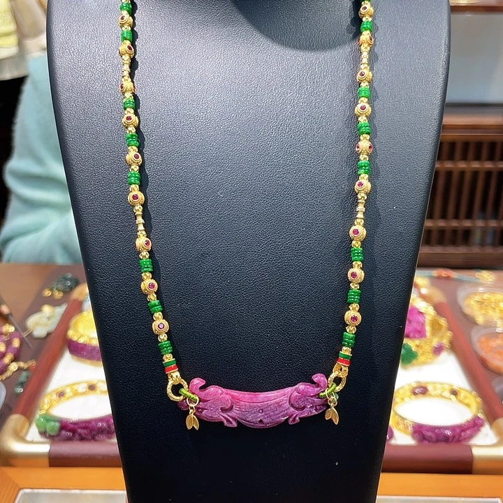 锦纶非金属红宝吊坠