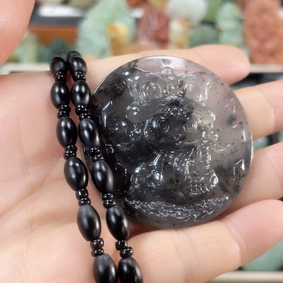 蛇纹石玉颈饰未镶嵌