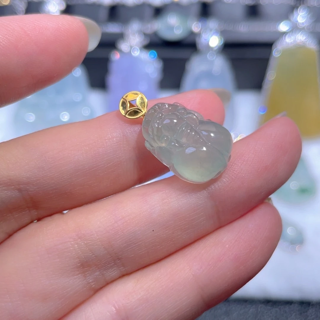 翡翠18K金镶嵌颈饰翡翠