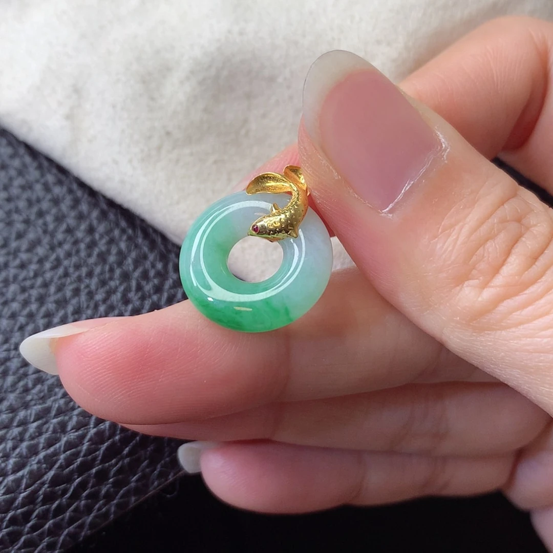 【闪购商品】吊坠(赠链)18K金镶嵌翡翠