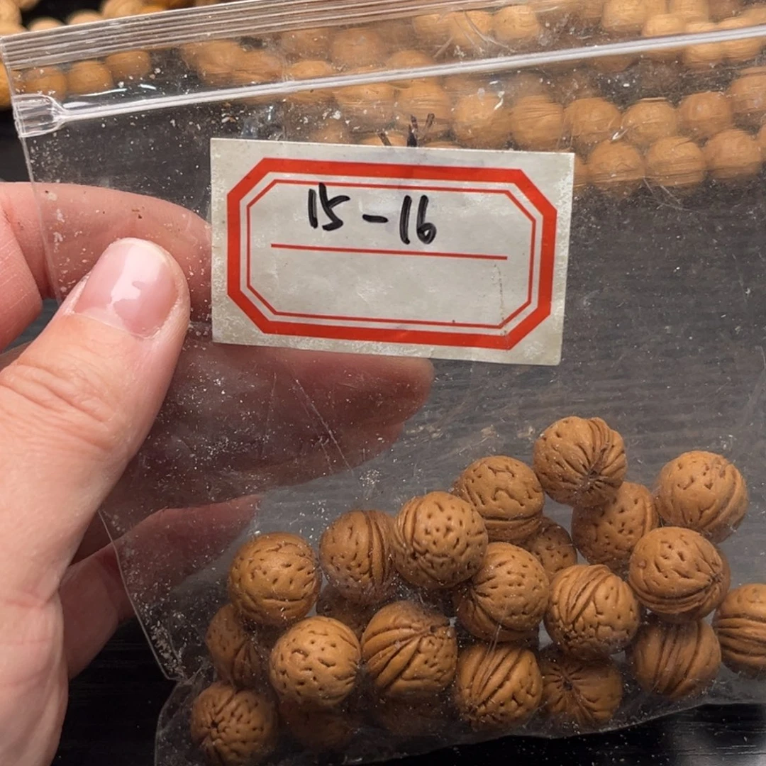 在***呢手串文玩核桃散籽发货20