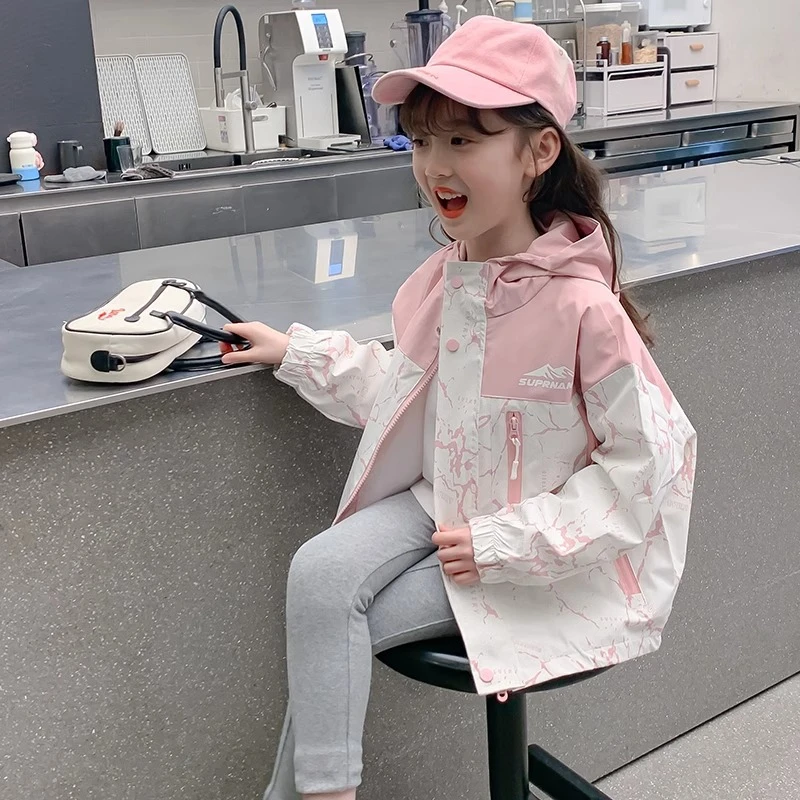 女童外套春秋款2025新款儿童洋气春装夹克上衣女孩运动网红冲锋衣