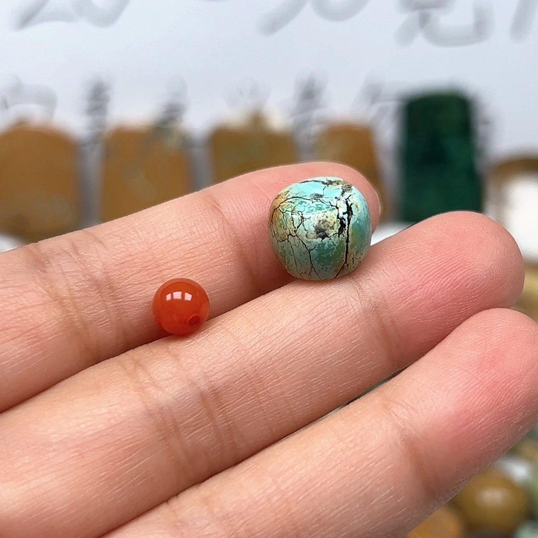 沙***未镶嵌南红玛瑙珠宝奇石