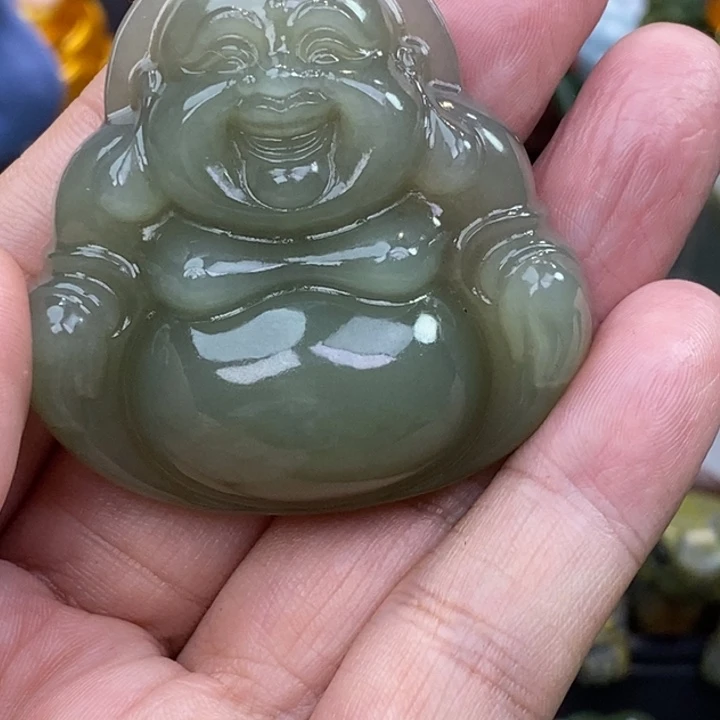秀***儿颈饰未镶嵌和田玉