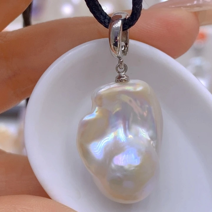 淡水珍珠吊坠(赠链)未镶嵌
