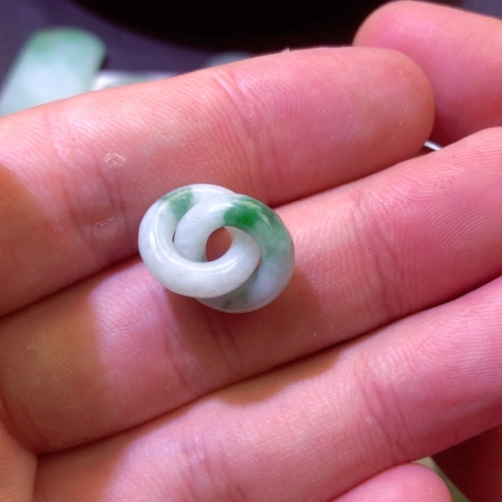 翡翠未镶嵌颈饰天然a货翡翠