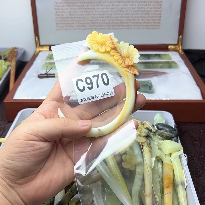 蛇纹石玉发饰合金遇*