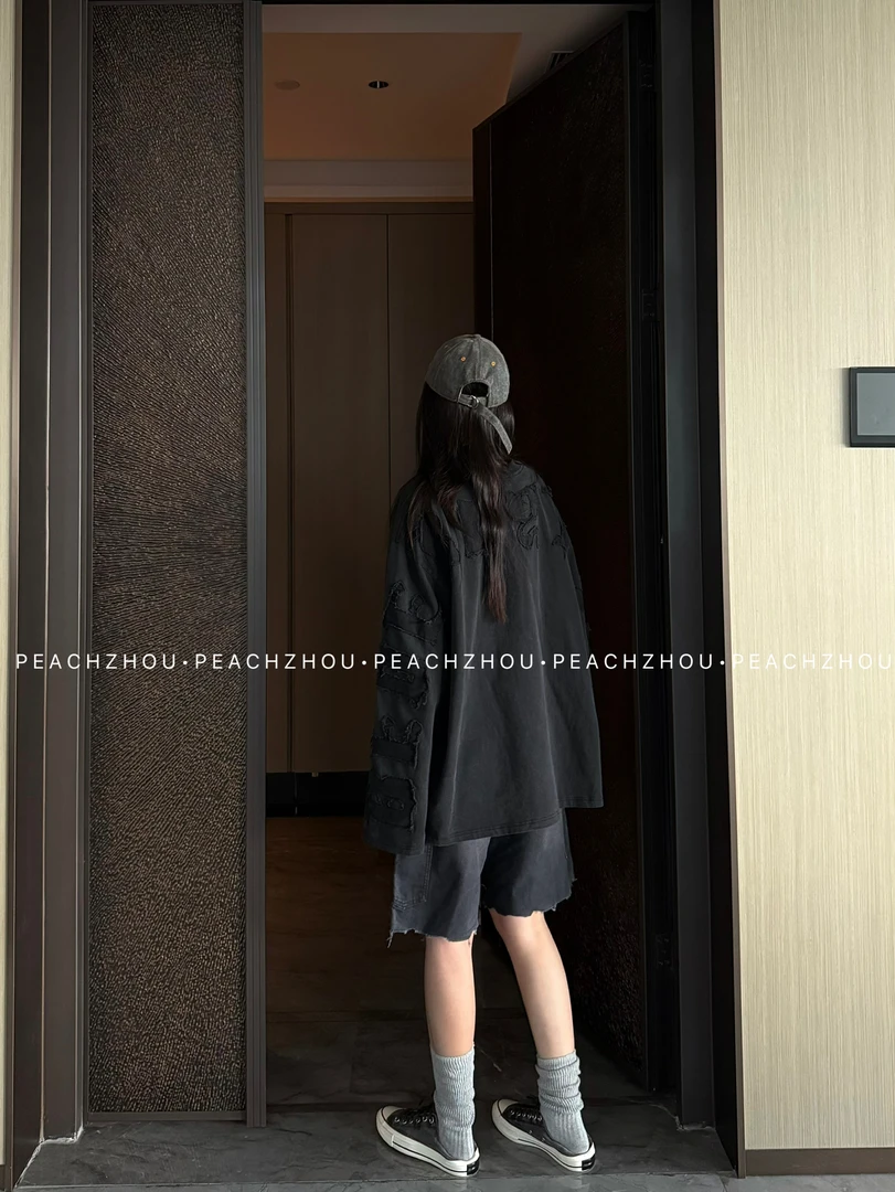『PEACHZHOU』字母贴布绣水洗宽松圆领廓形长袖美式休闲男友风T恤