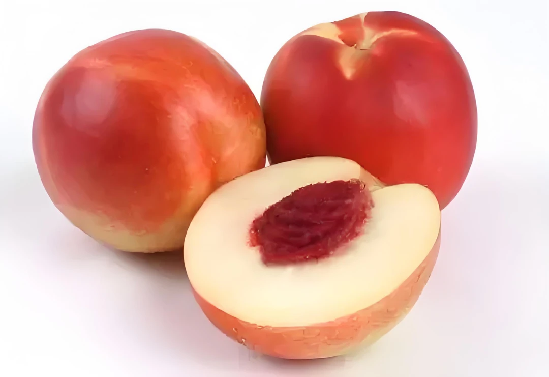 （大果）智利白油桃，每箱5-7个净2.7-3斤