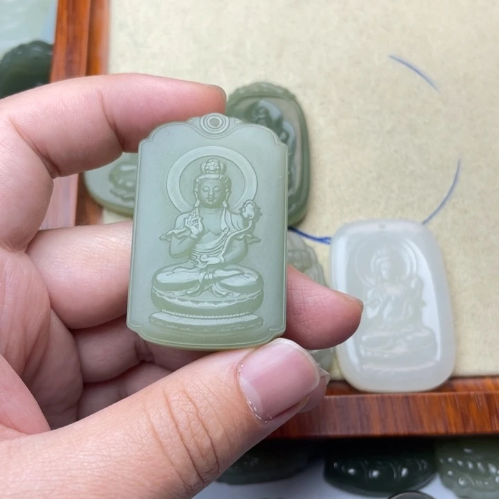 和田玉颈饰未镶嵌天****，