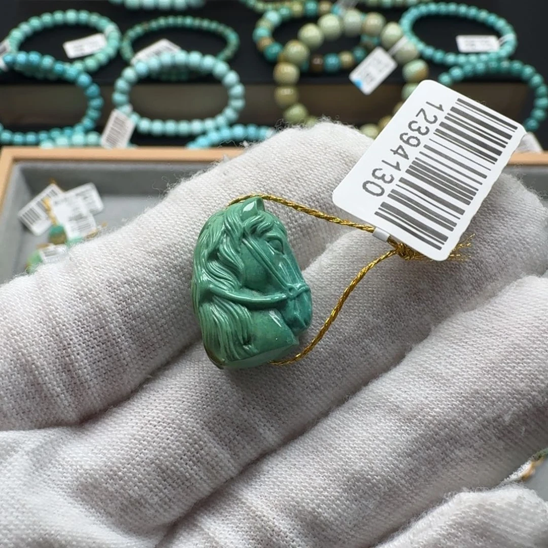 绿松石未镶嵌挂件