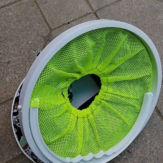 布艺折叠带网大水桶一个