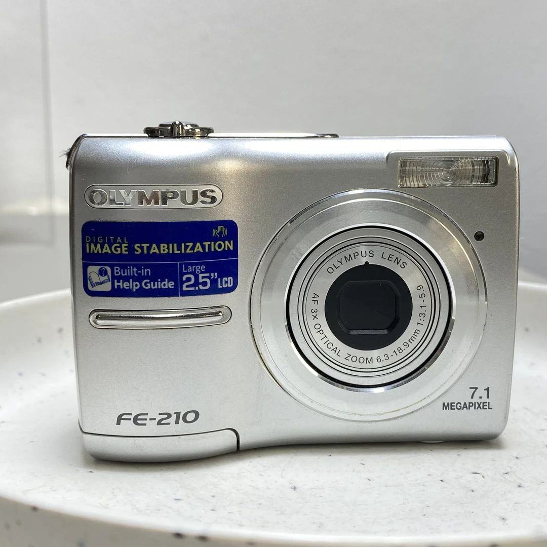9新 Olympus/奥林巴斯 奥林巴斯FE210自备读卡器700万像素3倍变焦