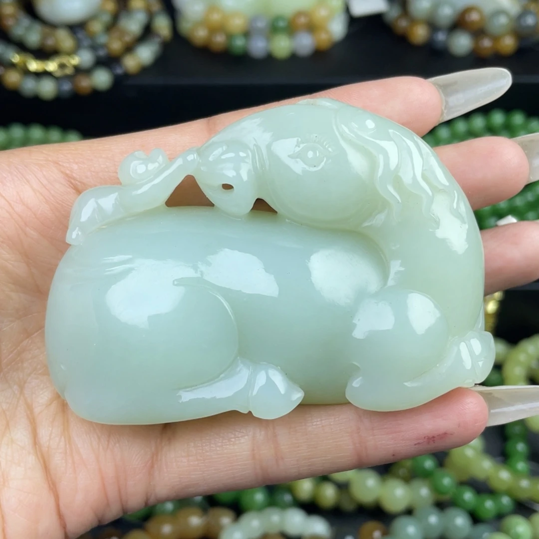 和田玉未镶嵌把件