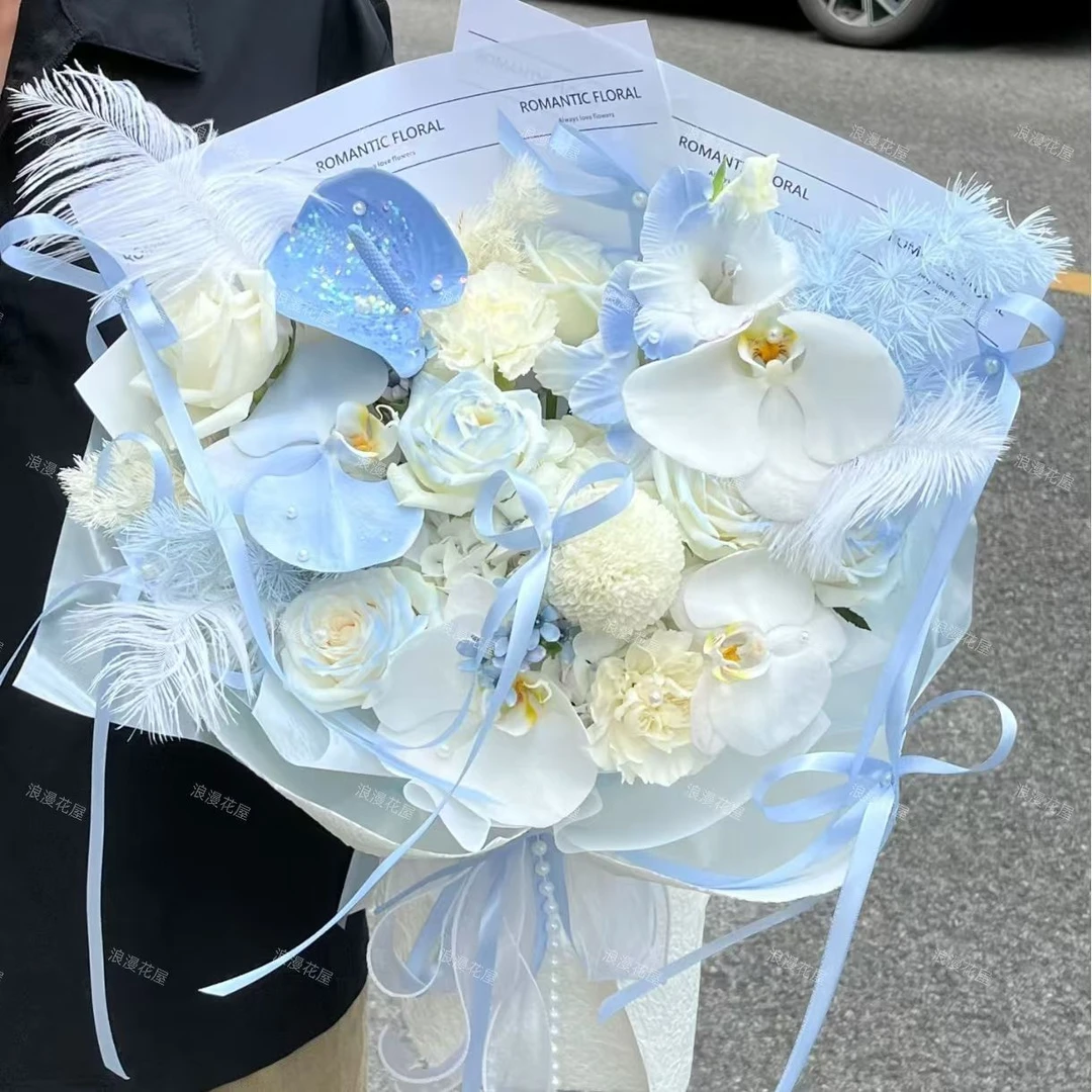 【轻奢碎冰蓝花束】蝴蝶兰乒乓菊白玫瑰鸟毛蓬莱松混搭花束 生日花礼 生日花束 花店送花上门