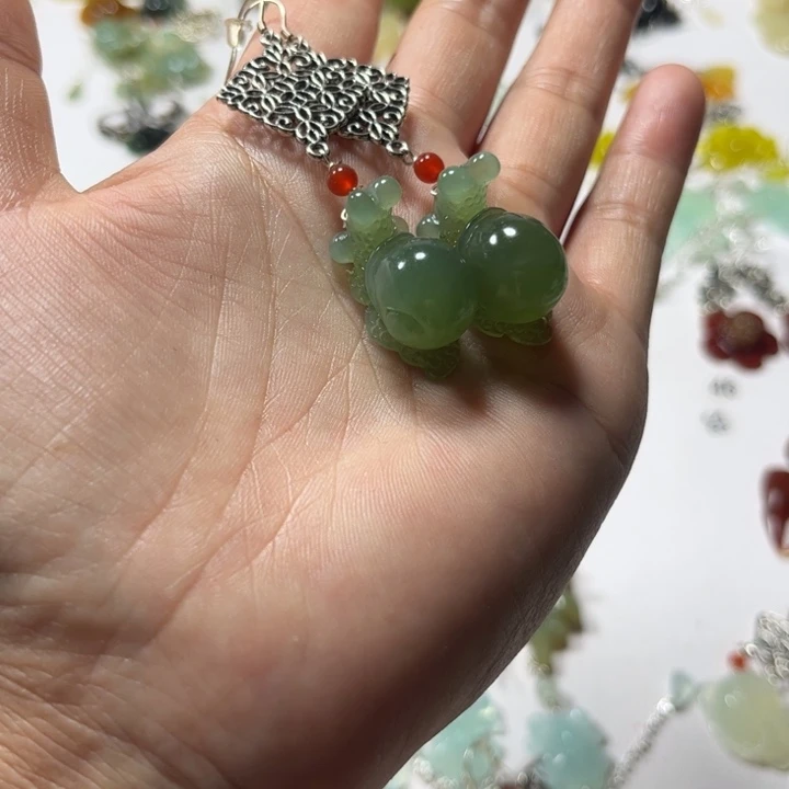 蛇纹石玉合金耳饰