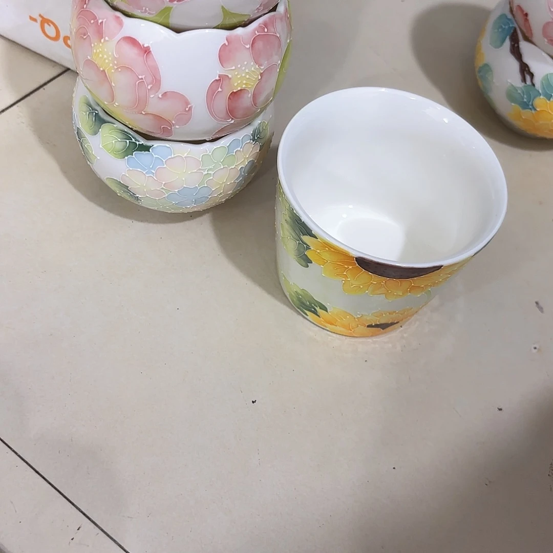珊****手绘创意高温釉下彩陶瓷