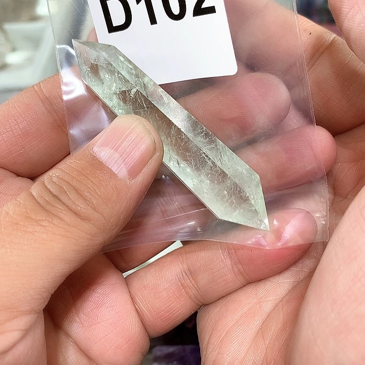 绿水晶天然水晶柱子D102未镶嵌玖****?