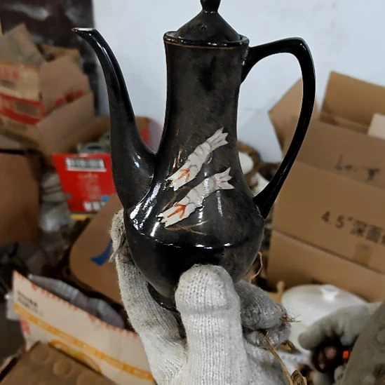 绿泥盘子碗茶壶啥都有