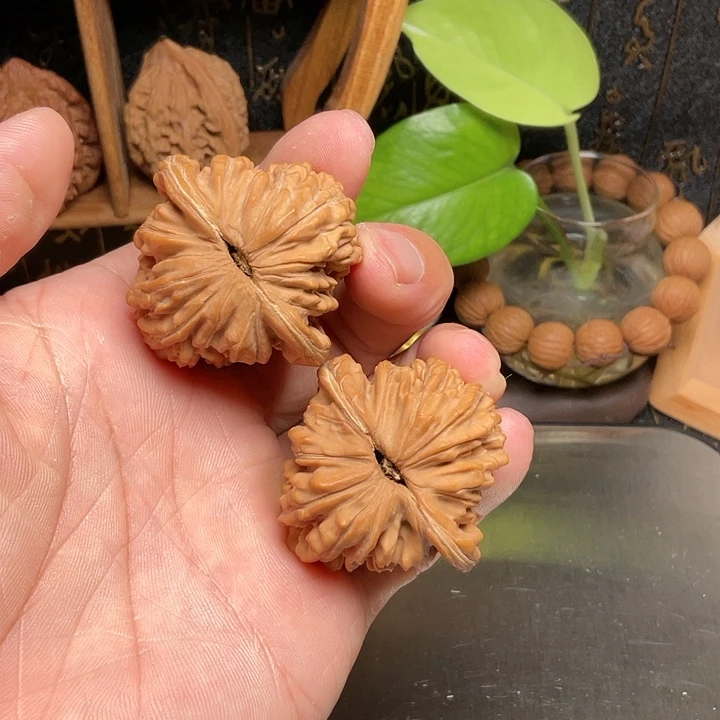 保***置文玩核桃吊坠四座楼42全品