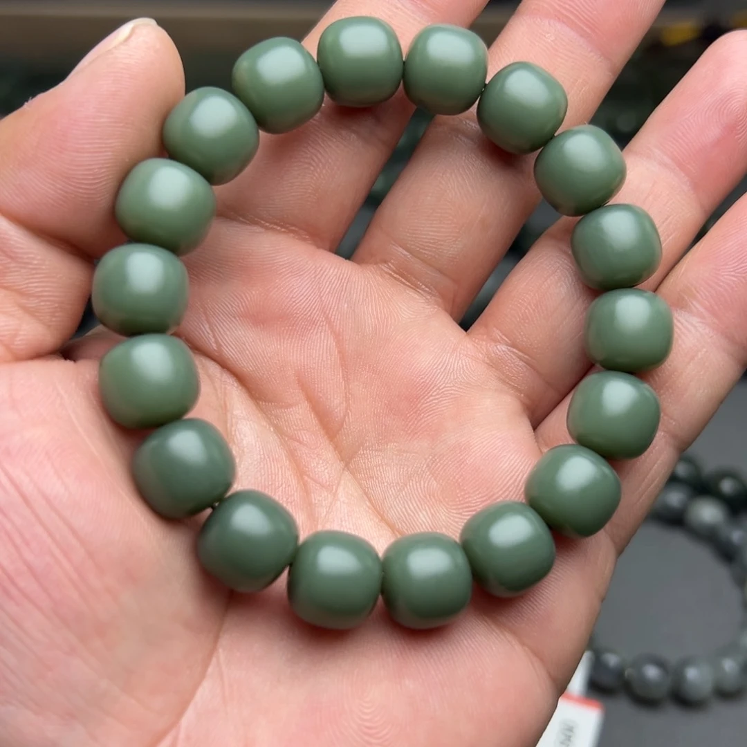 和田玉手链未镶嵌蓝调沙枣青卡12