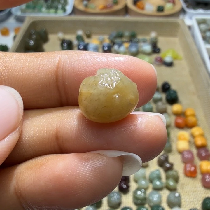 和田玉未镶嵌珠宝奇石