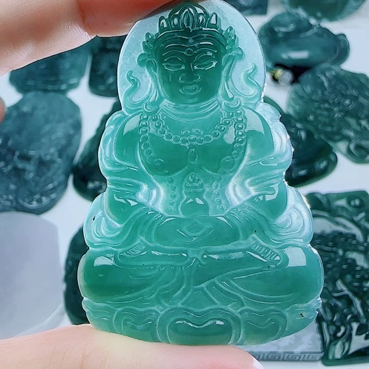 翡翠未镶嵌颈饰多样性发货天然的A货翡翠