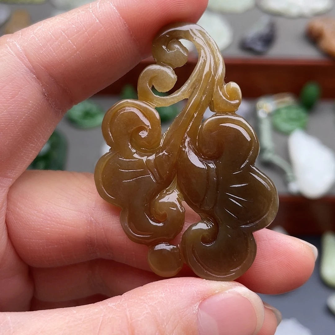 和田玉未镶嵌颈饰满糖如意吊坠