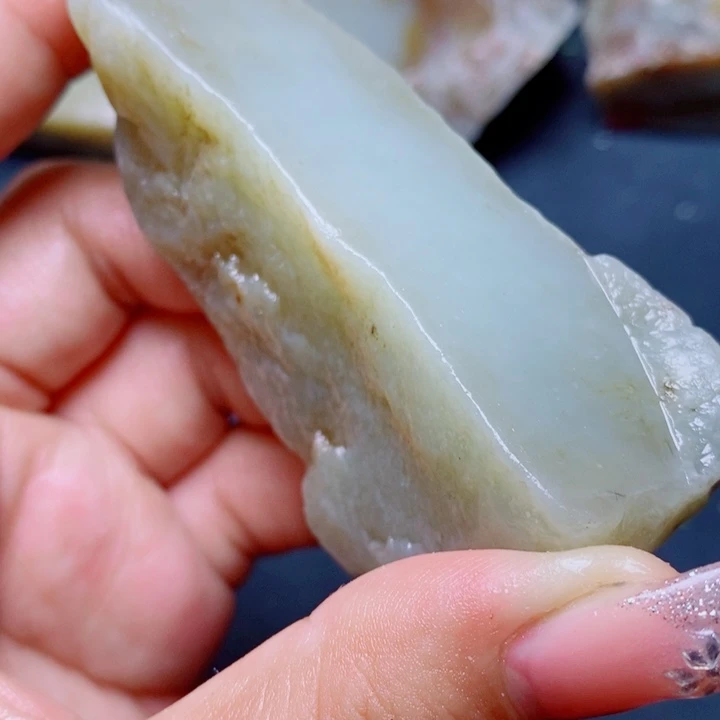 和田玉（糖玉）未镶嵌珠宝奇石