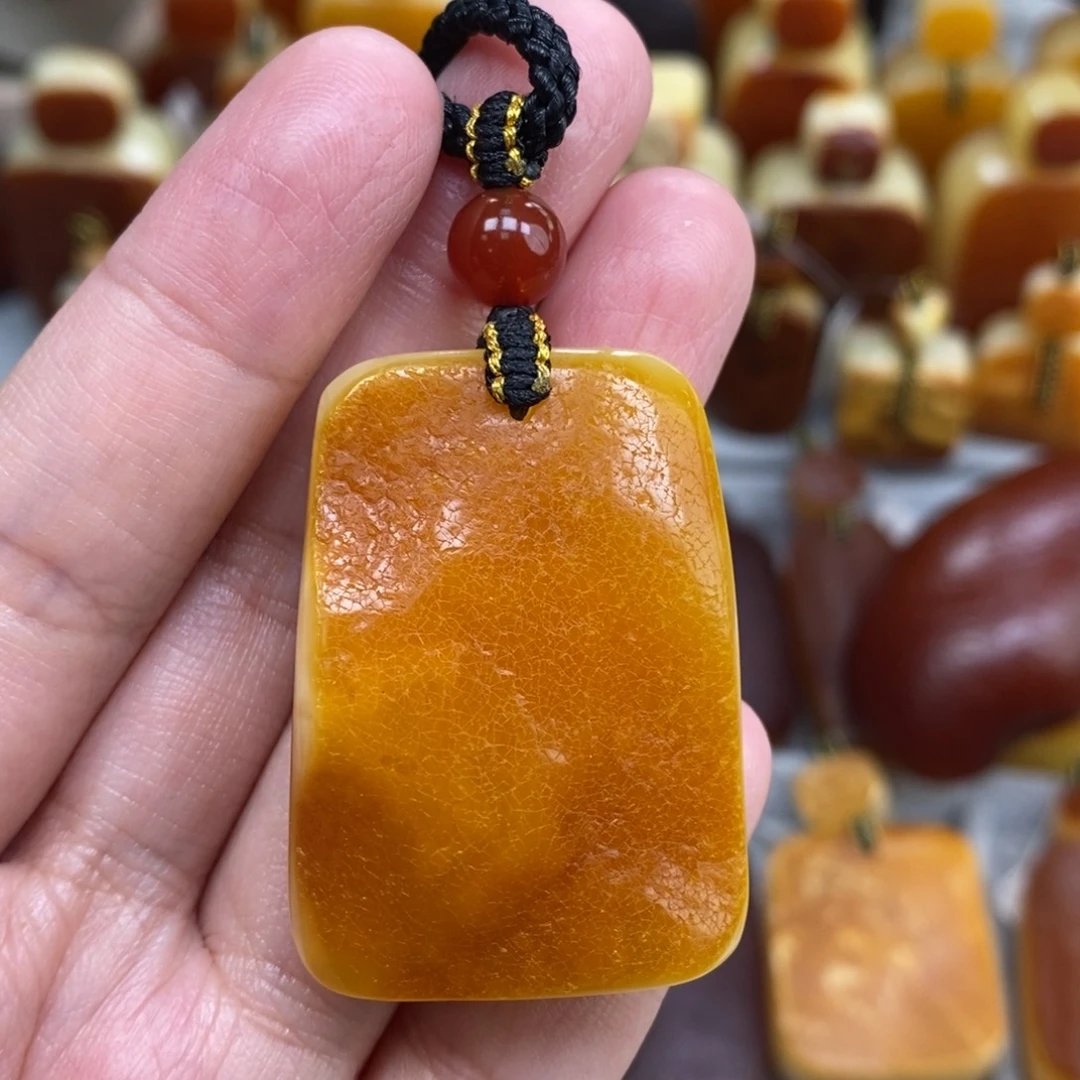 蜜蜡未镶嵌珠宝奇石