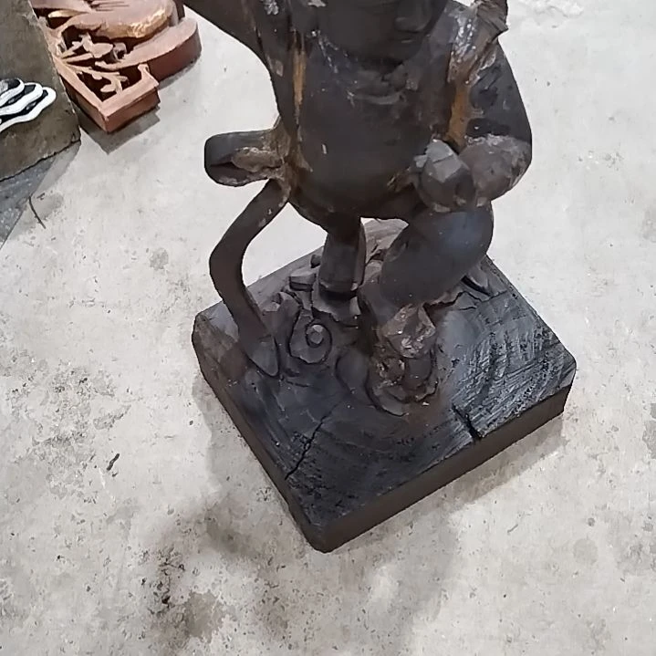 黎***光瓷器黑色的形状的