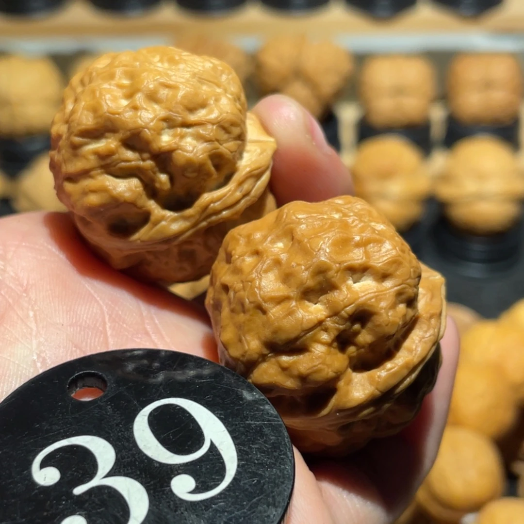 元宝帝王蟾核桃34。