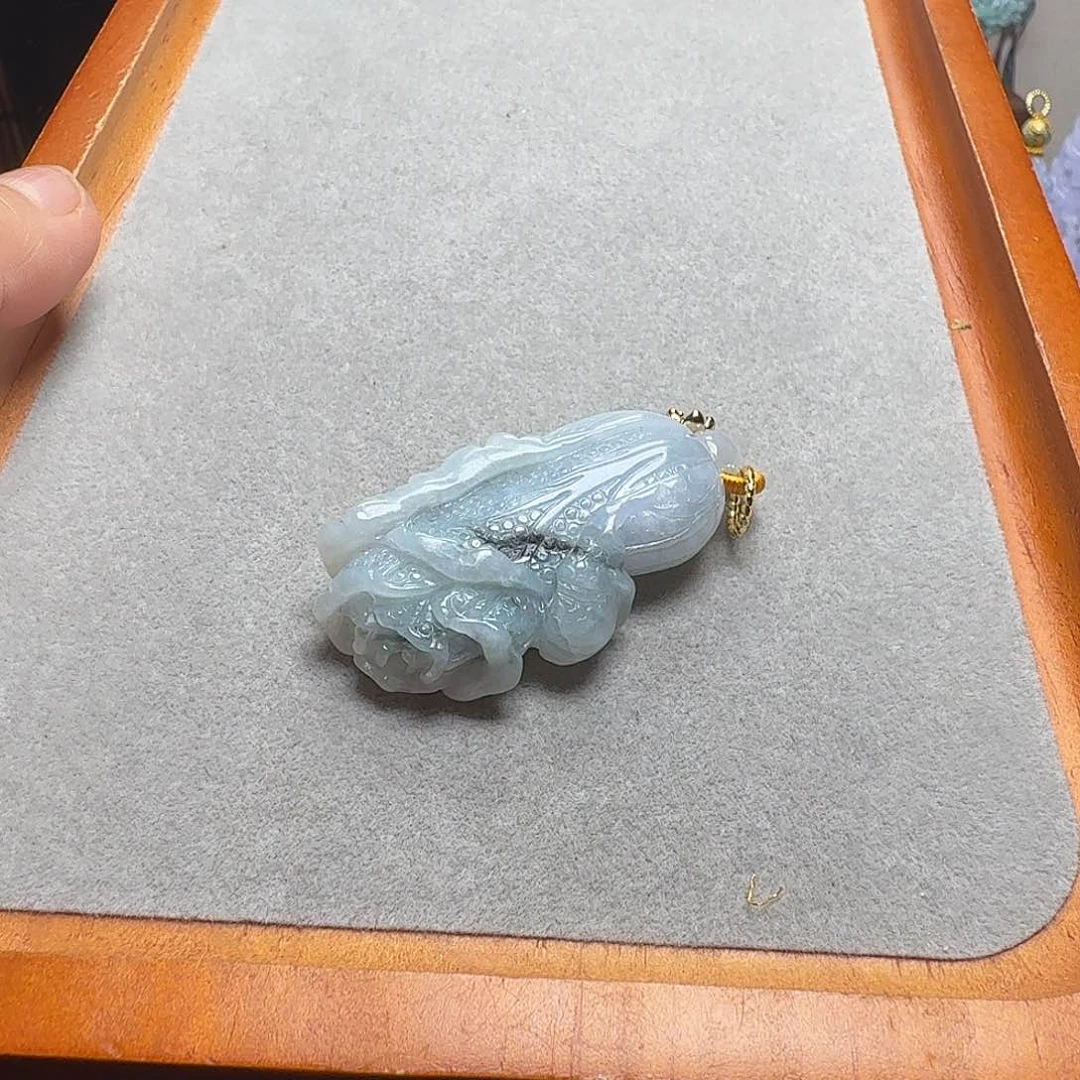 吊坠(赠链)未镶嵌翡翠