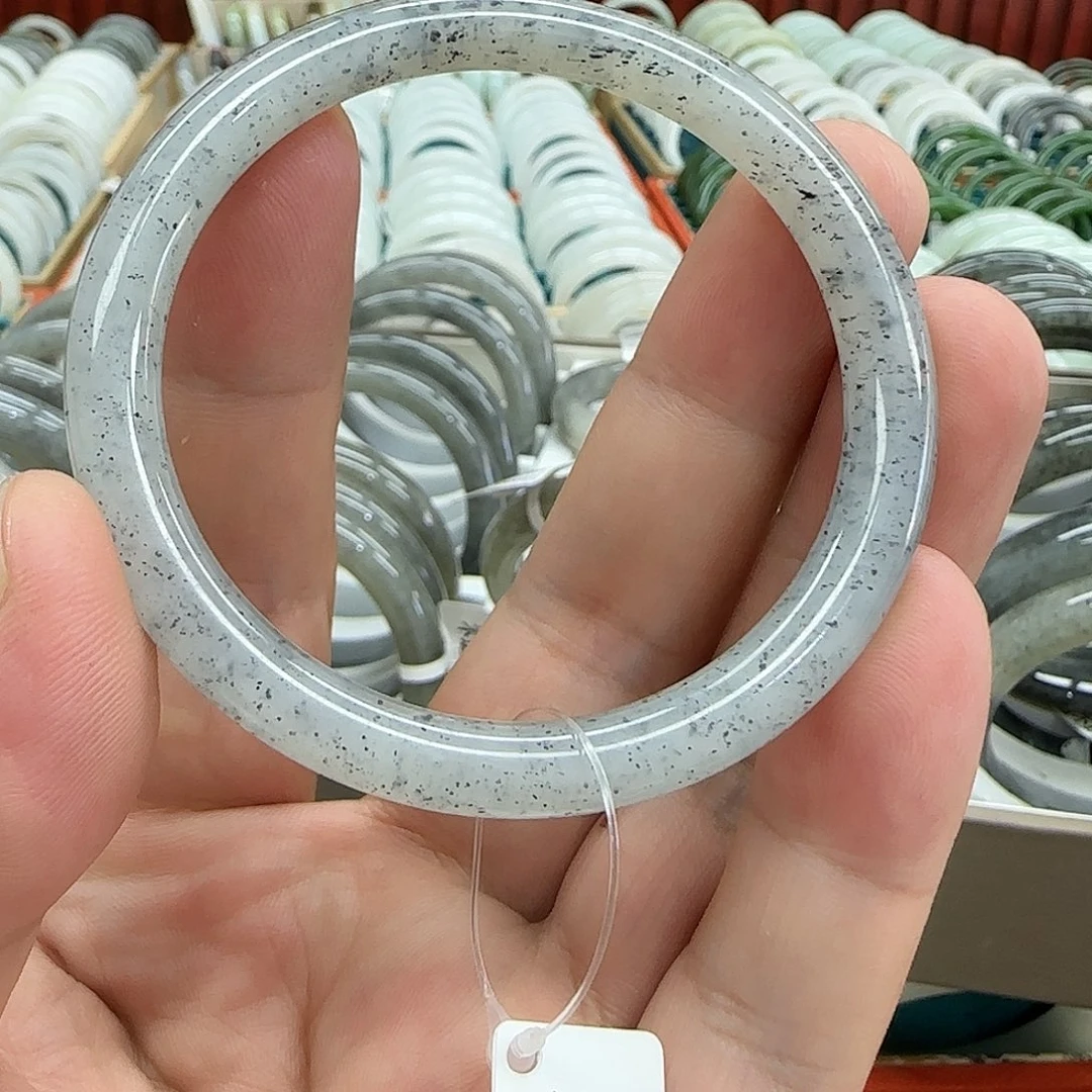 玲***和田玉（糖玉）手镯未镶嵌