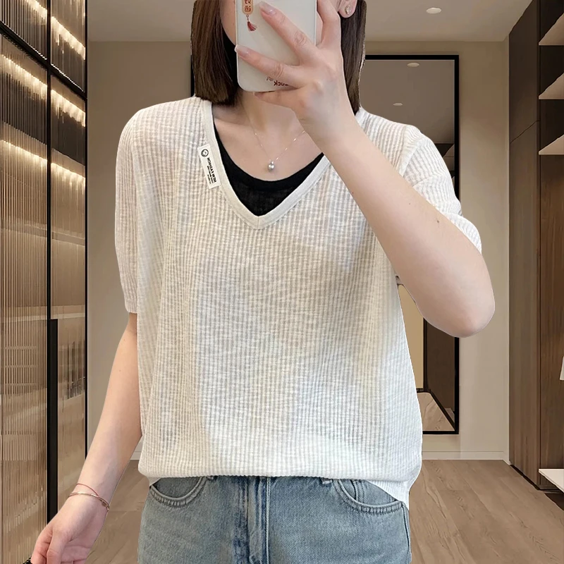 薄款冰丝短袖T恤女夏季2025年新款韩版时尚假两件V领百搭小衫上衣