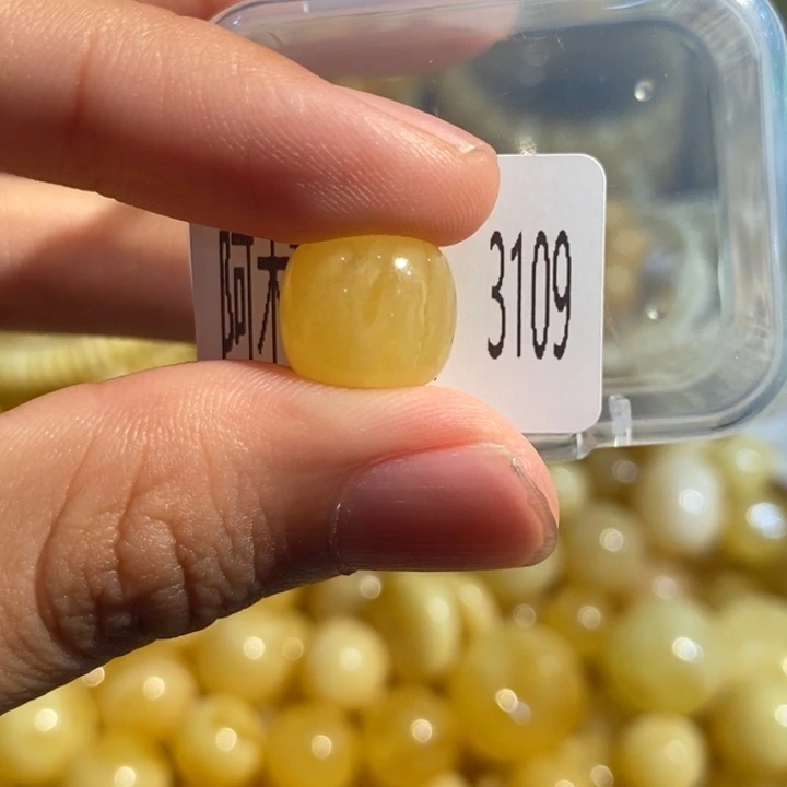琥珀未镶嵌珠宝奇石3109