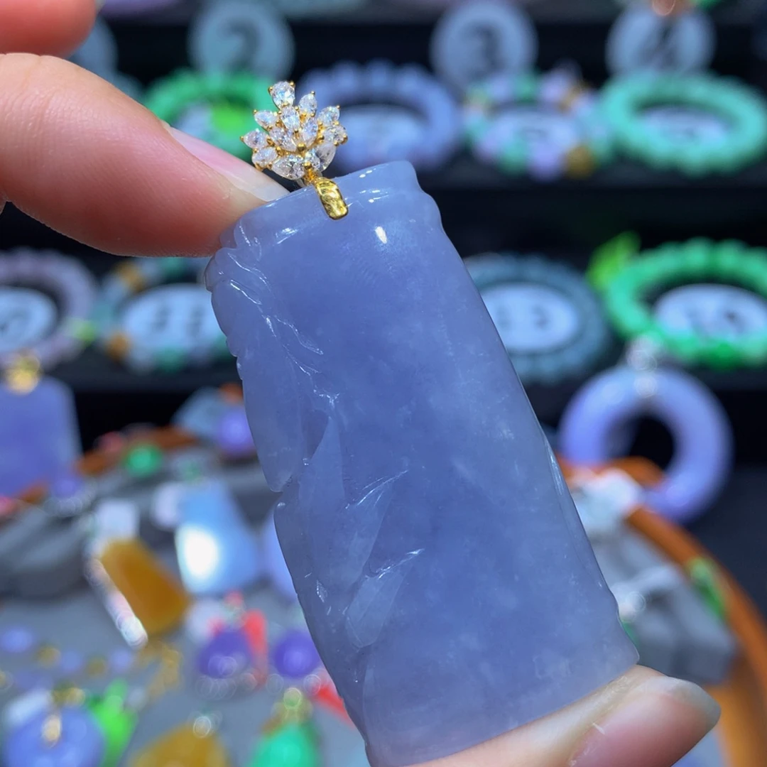 翡翠18K金镶嵌颈饰翡翠