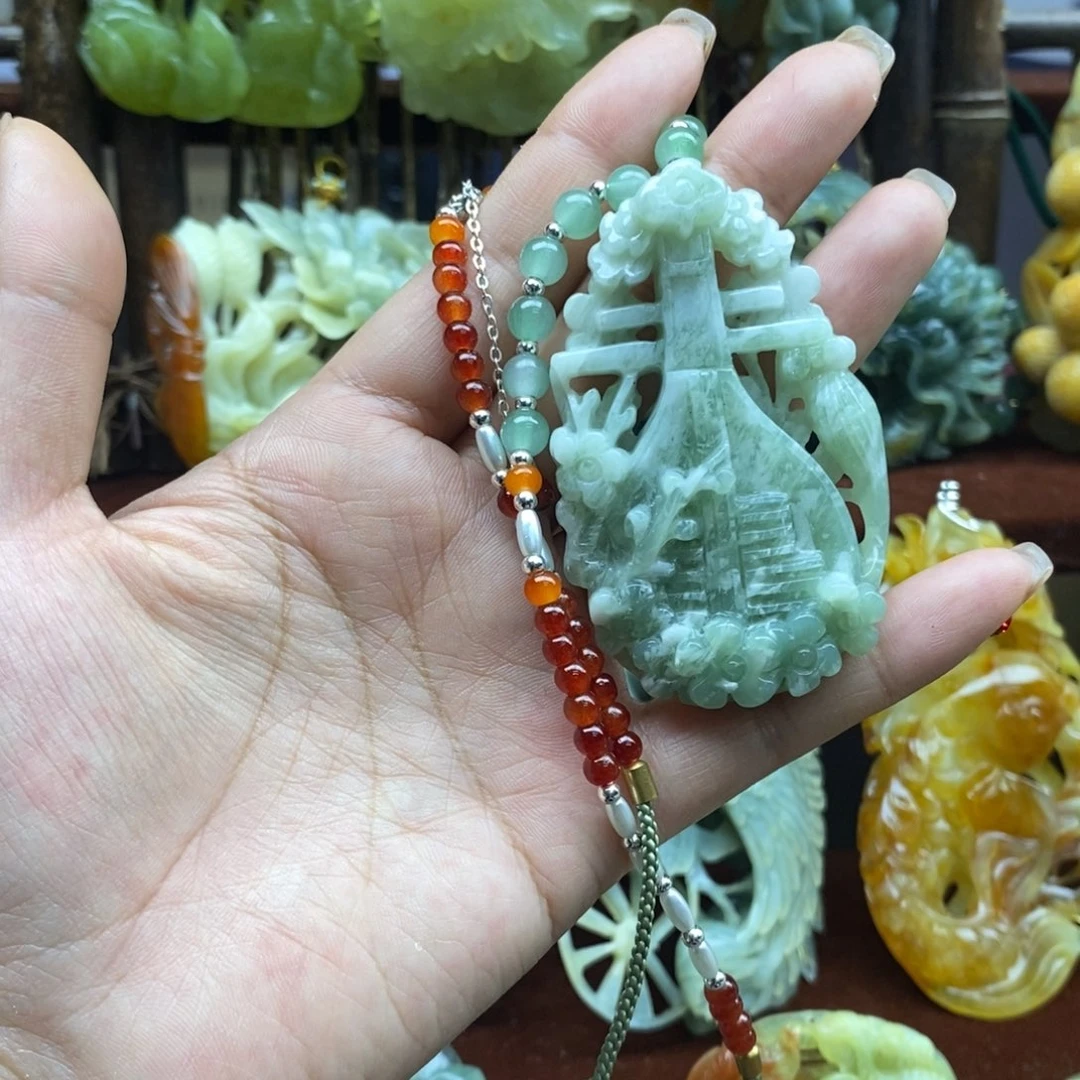 蛇纹石玉颈饰未镶嵌